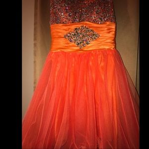 Sleeveless High-Low style dress